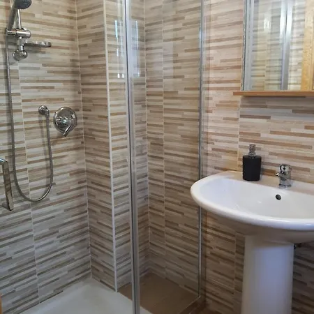 House Bed & Breakfast 3*