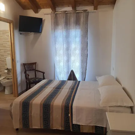 Bed & Breakfast House 3*