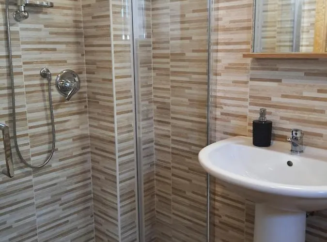 House Nocleg ze śniadaniem 3*